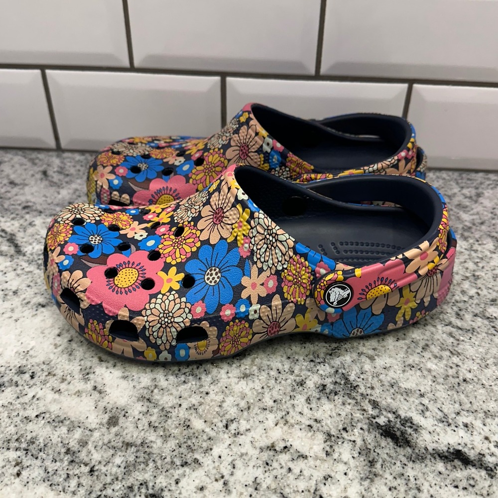 Crocs Women 7 Classic Clogs Navy Blue Pink Yellow Floral Print Boho Retro Summer - Picture 3 of 8
